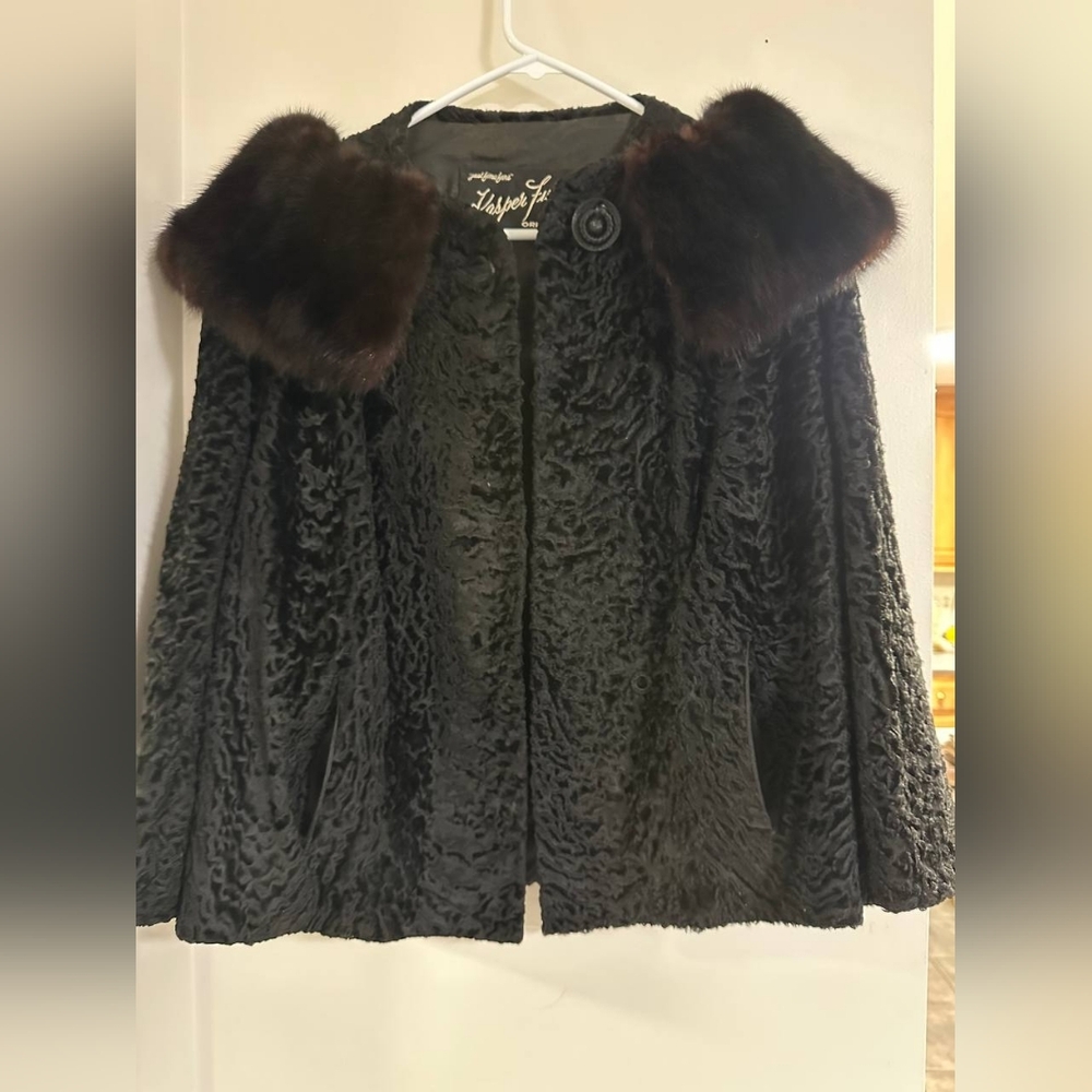 Kasper Black Faux Fur Cape